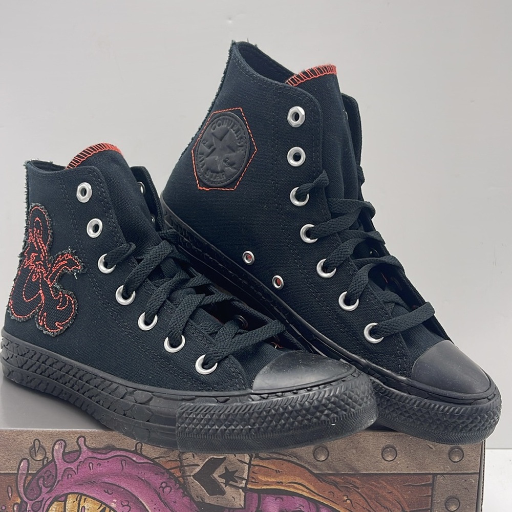 Converse WMNS Black and Red High-Top Sneakers A09886C
CTAS HI
BLACK/RED/WHITE - Picture 4 of 16